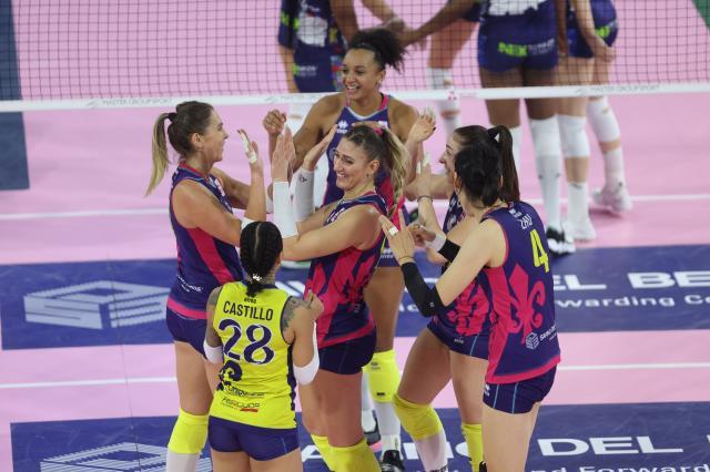 开云下载网址-朱婷激活进攻端 斯坎迪奇轻取弱旅迎新年开门红